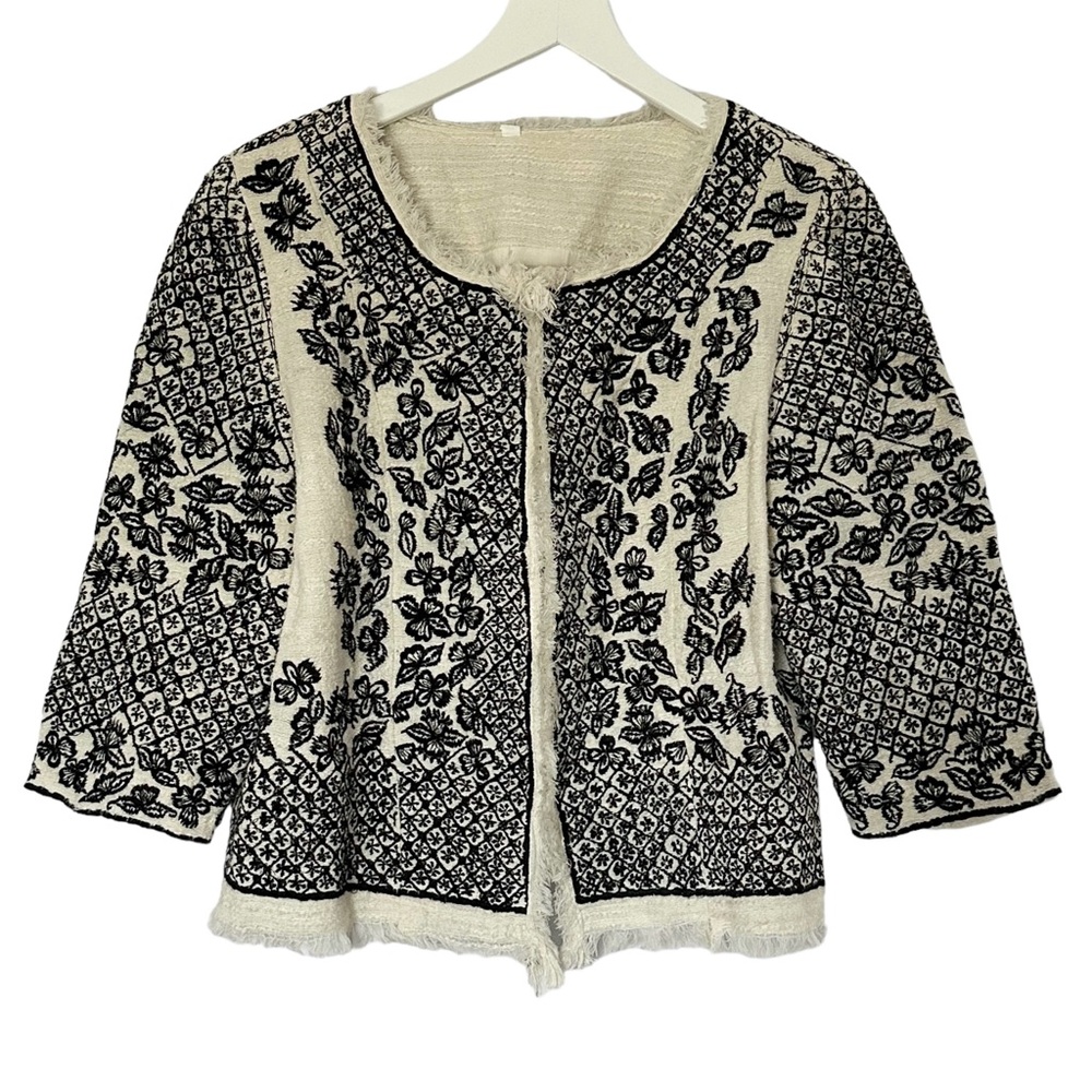 Embroidered Crop short Black and Cream Jacket Size Medium